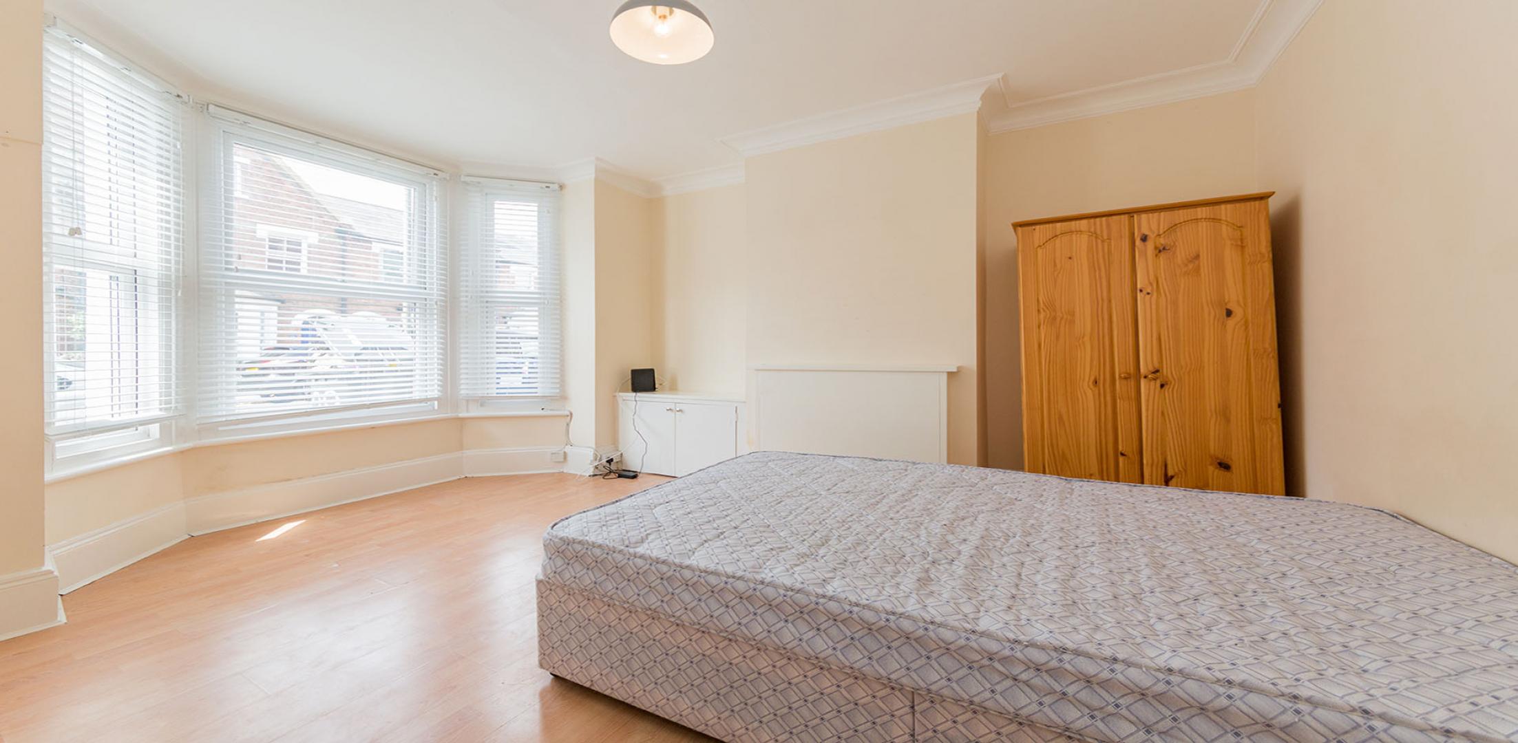 			PRIVATE GARDEN, 3 Bedroom, 1 bath, 1 reception House			 Prospect Road, FINCHLEY ROAD / CHILDS HILL